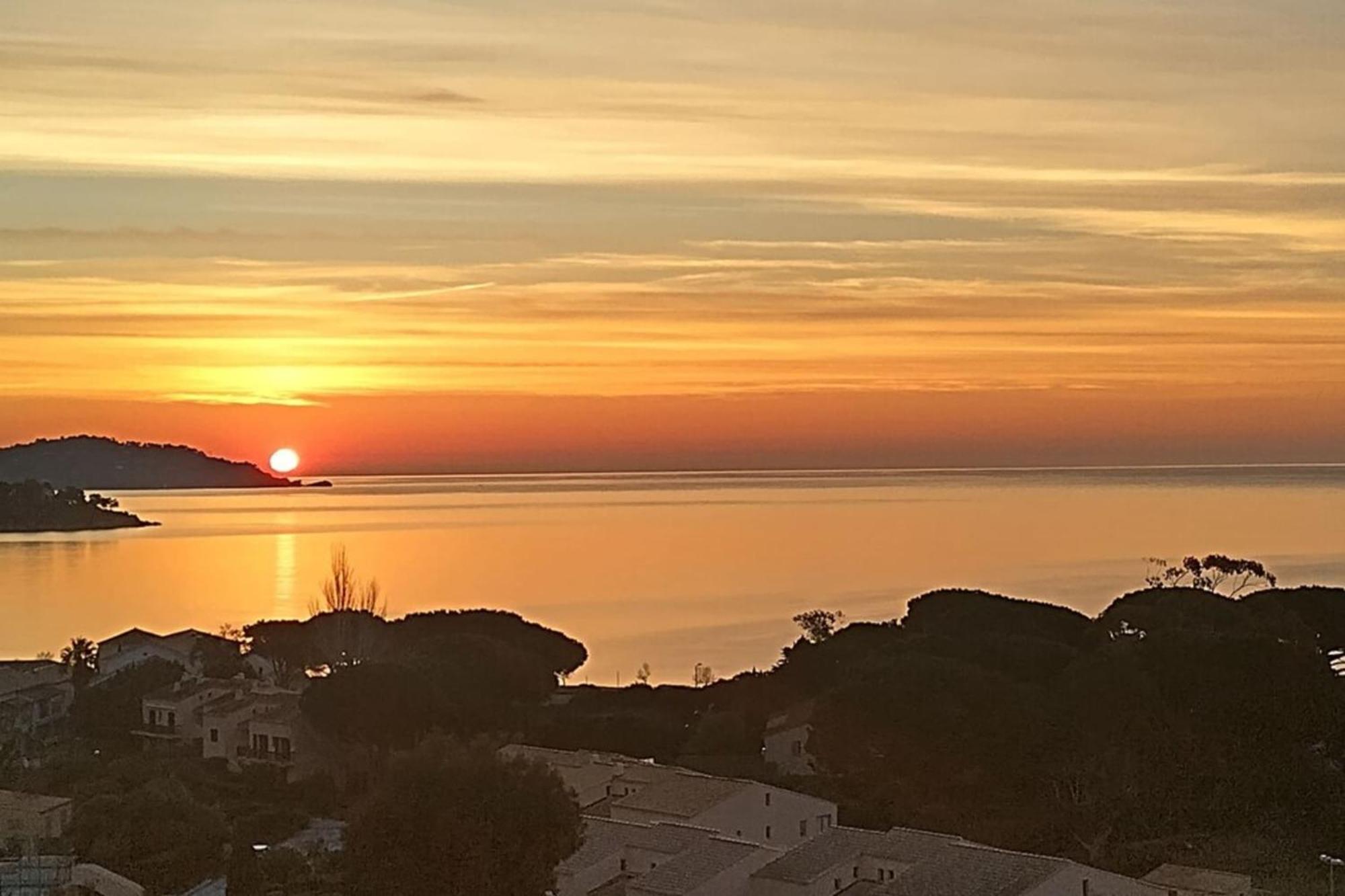 T2 In Saint-Clair - Exceptional View! Rated 3 Apartman Le Lavandou Kültér fotó
